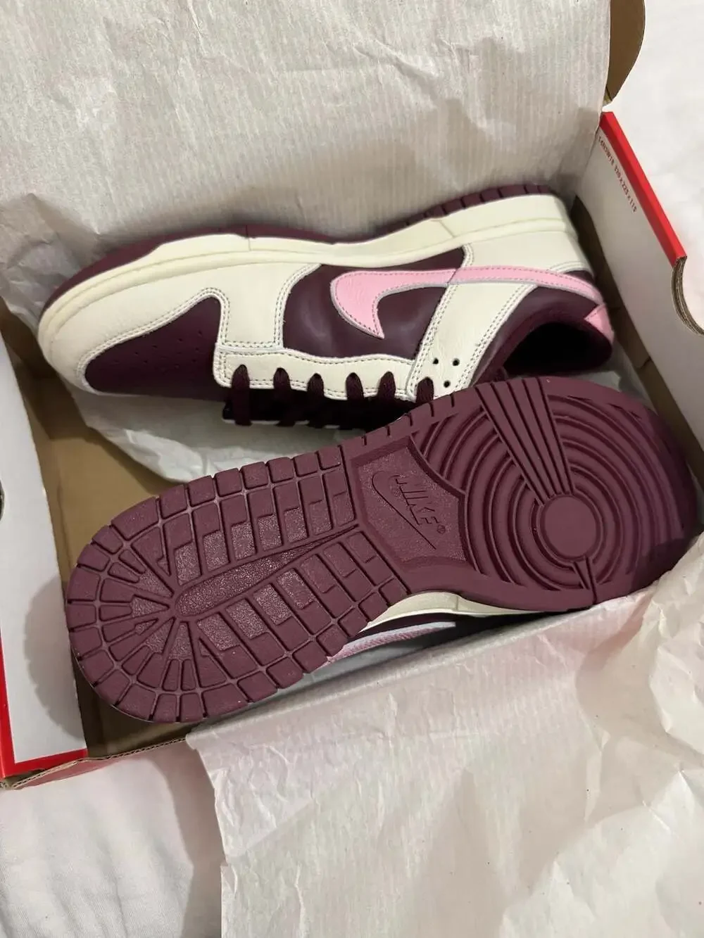 Nike Dunk Low Retro PRM 'Valentine's Day 2023' (DR9705-100)